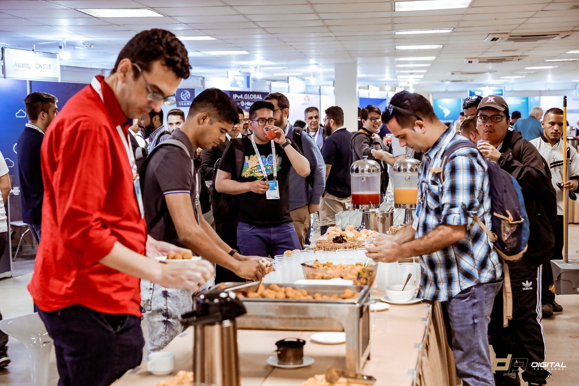 Foto  LACNIC 40 - Imagem 38